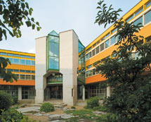 Faculté des lettres et sciences humaines. Crédit photo: Yves André