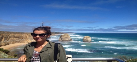 Ciel bleu, jeune fille, lunettes de soleil, océan, mer, plage, route
