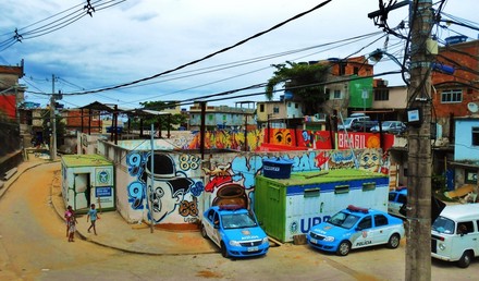 Présence policière dans les favelas